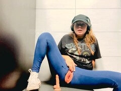 Füsse, Sporthalle, Masturbation, Öffentlich, Solo, Elasthan