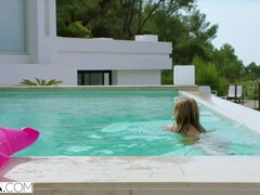 Gevangen, Universiteit, Diep in de keel, Sperma in gezicht, Harig, Likken, Rijden, Student