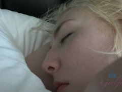 Amateur, Cul, Sucer une bite, Petite amie, Embrassement, Lingerie, Piercing, Nénés