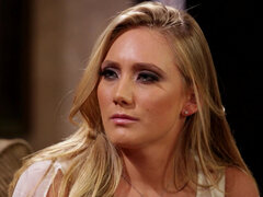 Erstes mal, Lesbisch, Lecken, Zierlich, Öffentlich, Hintern versohlen, Flotter dreier, Jungfrau