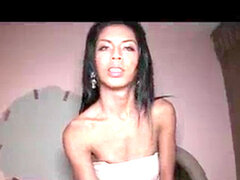 Asiatique, Sucer une bite, Éjaculation interne, Béant, Petite amie, Jeunes transsexuelles thaïlandaises, Transsexuelle, Thaïlandaise