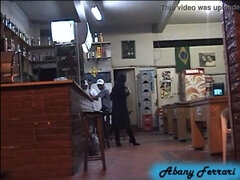 Unbelievable!!! Two naked cats inside the Metro and the passenger puts his hand