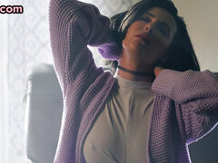 Gros cul, Gros seins, En levrette, Petite amie, Lesbienne, Strapon, Adolescente, Jouets