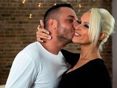 デカ尻, デカパイ, フェラチオ, バック, 人形, キス, 淫乱熟女, ストッキング