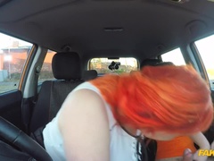 Leie, Grosser schwanz, Grosse titten, Auto, Masturbation, Im freien, Pov, Rotschopf