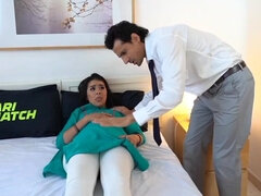 美女, デカパイ, フェラチオ, 茶髪の, 巨乳な, 医者, インド人