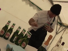 Gros seins, Blonde, Brunette brune, Fétiche, Groupe, Hd, Lingerie, De plein air