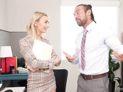 ブロンド, フェラチオ, 捕まる, カワイイ, キス, オナニー, ストリッピング, ティーン