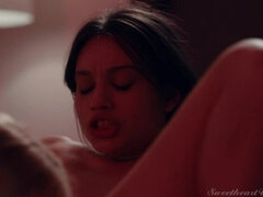 Arsch, Schlafzimmer, Grosse titten, Blondine, Fingern, Küssen, Lecken, Muschi