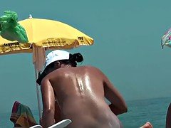 Hot young chick at the beach very hot voyeur hunter