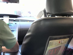 Amateur, Sucer une bite, Éjaculer dans la bouche, Branlette thaïlandaise, Petite amie, De plein air, Public, Mamelons bombés