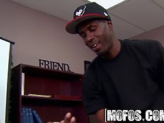 Amateur teen Abigale Johnson gets schooled by a BBC - Mofos