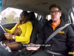 Noir ébène, Nénés