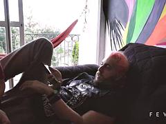 Couple, Allemand, Fille latino, Nue, Portugaise, Public, Tatouage, Nénés