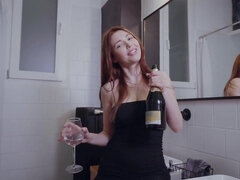 Красотки, Большие сиськи, Грудастые, Натуральные сиськи, Вечеринка, Рыжие, Душ, Соло