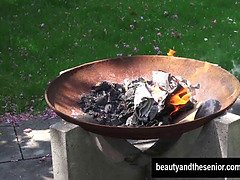 Pijpbeurt, Natuurlijke tieten, Openbaar, Realiteit, Schreeuwen, Geschoren, Tatoeage, Tiener