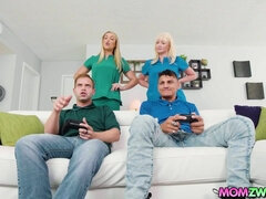 Grosser arsch, Grosse titten, Blondine, Blasen, Handjob, Hardcore, Hd, Mutti