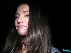 Amateur, Sucer une bite, Brunette brune, Tir de sperme, En levrette, De plein air, Pov, Public