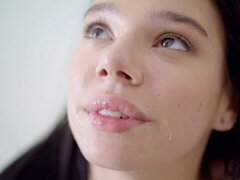 Sucer une bite, Brunette brune, En levrette, Embrassement, Chatte, Rasée, Maigrichonne, Adolescente