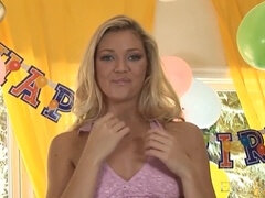 デカ尻, 指いじり, 毛深い, オナニー, 小柄, オマンコ, ティーン, オッパイの