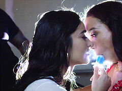 デカチン, 黒人, フェラチオ, 茶髪の, 中出し, 女 人男 人, 下着, 馬乗り