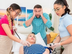 Grosser arsch, Blasen, Hundestellung, Handjob, Penis, Rasiert, Jungendliche (18+), Titten