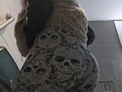 Salle de bains, Gros cul, De plein air, Petite femme, Pisser, Public, Solo, Nénés