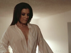 Жопа, Спальня, Минет, Брюнетки, Измена, Поцелуи, Лизание, Шпионские видео