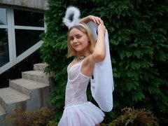 フェラチオ, バック, はじめて, 手コキする, オナニー, 剃毛, おもらし, オッパイの