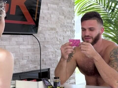 Sucer une bite, Collège université, Tir de sperme, Gorge profonde, Queue, En levrette, Poilue, Chevaucher