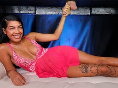 Бикини, Брюнетки, Черненькие, Дыра в стене, Волосатые, Ласковые ручки, Стриптизерша, Сиськи