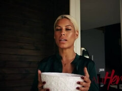 18, デカ尻, デカパイ, 茶髪の, ドイツ人, オマンコ, スペイン人, タトゥー