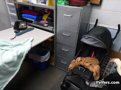 18 jahre, Grosse titten, Dildo, Hardcore, Büro, Spion, Gestohlen, Jungendliche (18+)