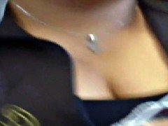 La chica con sus tetas chiquitas pero mamables