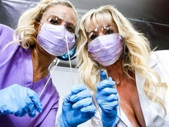 Grosser arsch, Grosser schwanz, Grosse titten, Blasen, Hundestellung, Frau frau mann, Milf, Mutti