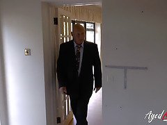 ブロンド, フェラチオ, エロ熟女, チン, 熟年, 母, 叫ぶ, 義母