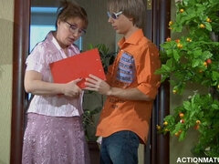 お尻, デカ尻, フェラチオ, 淫乱熟女, 母, オマンコ, ロシア人, シャワー