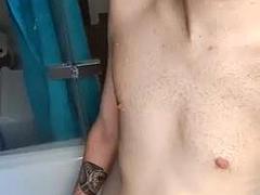 Grosser schwanz, Schwul, Deutsch, Handjob, Dusche, Solo, Tätowierung, Jungendliche (18+)