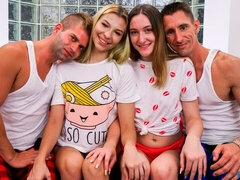 Sucer une bite, En levrette, Groupe, Branlette thaïlandaise, Hard, Rasée, Adolescente, Nénés