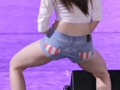 Leie, Asiatisch, Jungendliche (18+)