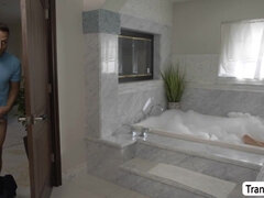 In den arsch, Grosse titten, Kehlenfick, Transe, Arsch lecken, Transfrau, Ehefrau