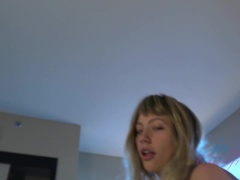 Sucer une bite, Doigter, Branlette thaïlandaise, Huilée, Orgasme, Chatte, Rasée, Fumer
