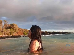 Amateur, Plage, Petite amie, Nue, De plein air, Pov, Public, Mouillée