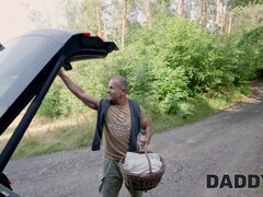 18 ans, Cocu, Papa, Hd, De plein air, Rasée, Adolescente, Serré