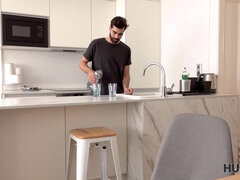 Cuarto de baño, Mamada, Cornudo, Madres para coger, Dinero, Realidad, Afeitado