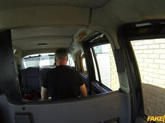 Blasen, Auto, Hundestellung, Aufs gesicht abspritzen, Fingern, Lecken, Im freien, Pov