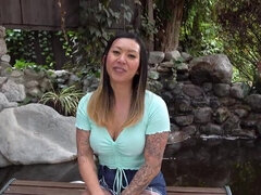 Asiatique, Cul, Gros cul, Gros seins, Sucer une bite, Queue, Interracial, Mature