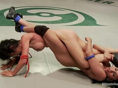 Anaal, Bondage discipline sadomasochisme, Dominante vrouw, Vingeren, Vuisten, Hd, Lesbisch, Slaaf