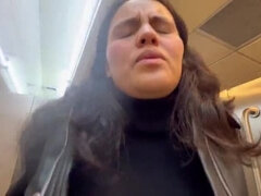 Leie, Kino, Fingern, Lesbisch, Orgasmus, Öffentlich, Muschi, Toilette