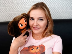 お尻, デカパイ, フェラチオ, 手コキする, 淫乱熟女, ロシア人, 義母, ストリッピング